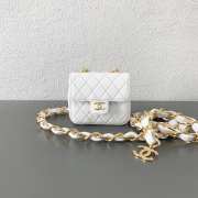 Chanel belt bag in white 8.5x8x3cm - 5