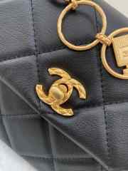 Chanel black flap bag with gold buckle 18×7×14cm - 2