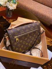 Louis Vuitton M40780 Monogram Pochette Metis Messenger - 3