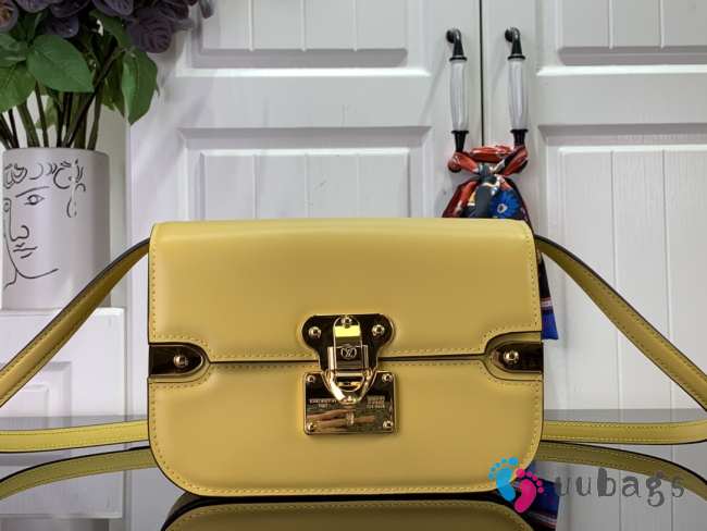 Louis Vuitton Orsay MM bag in yellow 21.5x15.8x5cm - 1