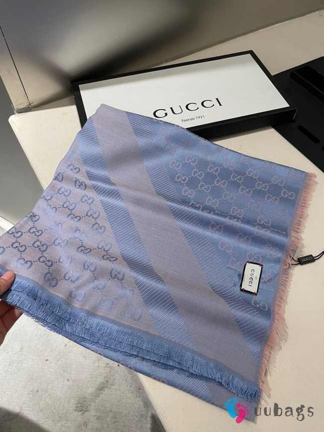 Gucci scarf 01 140x140cm - 1