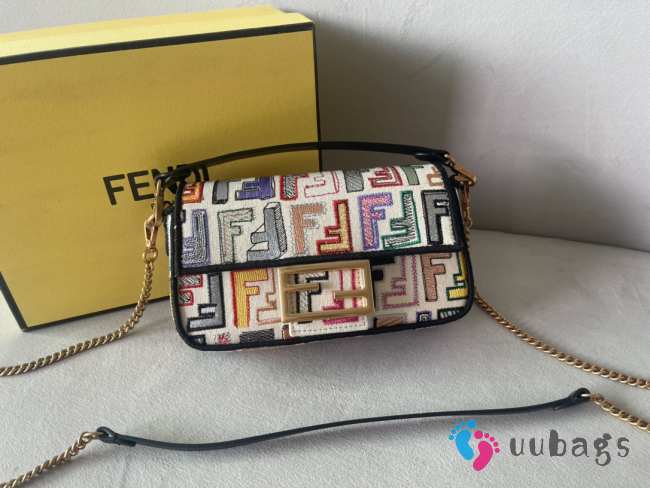 Fendi iconic baguette FF embossed pattern bag 20x13x5cm - 1