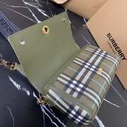 Burberry Gold Bucklet Top Handle Green Note Bag 24×8x14cm - 2