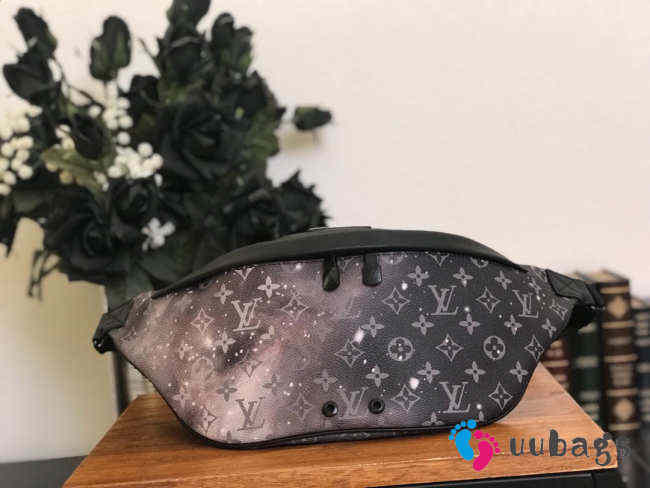 Louis Vuitton DISCOVERY BUMBAG M44444 - 1