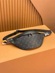 Louis Vuitton Discovery Bumbag Monogram M46035 - 2