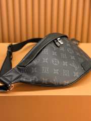 Louis Vuitton Discovery Bumbag Monogram M46035 - 5