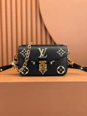 LV M46596 Pochette Metis East West In Black 21.5x13x6.5cm - 1