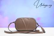 Valentino Garavani VLogo Walk leather gray bag 25x5.5x15cm - 1