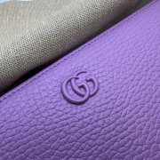 Gucci Marmont patterned grained leather purse in purple - 3