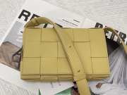 Bottega Veneta Maxi Intreccio Bag 01 23x15x6cm - 1