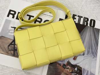 Bottega Veneta Maxi Intreccio Bag 03 23x15x6cm