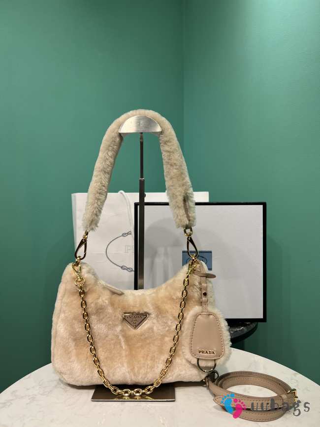 Prada Re-Edition 2005 shearling shoulder bag in beige 22x12x6cm - 1