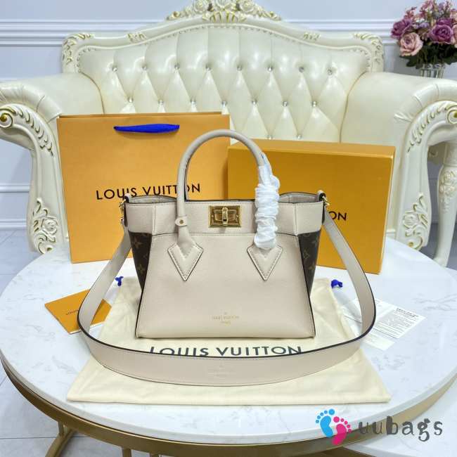 Louis Vuitton M57728 On My Side Bag In White 25x20x12cm - 1