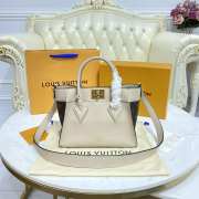 Louis Vuitton M57728 On My Side Bag In White 25x20x12cm - 1