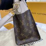 Louis Vuitton M57728 On My Side Bag In White 25x20x12cm - 5