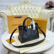 Louis Vuitton M57728 On My Side PM Black 25x20x12cm - 5