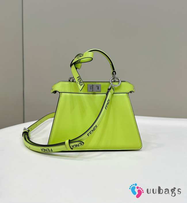 Fendi by Marc Jacobs Peekaboo In Green Small Bag 20x11x15cm - 1