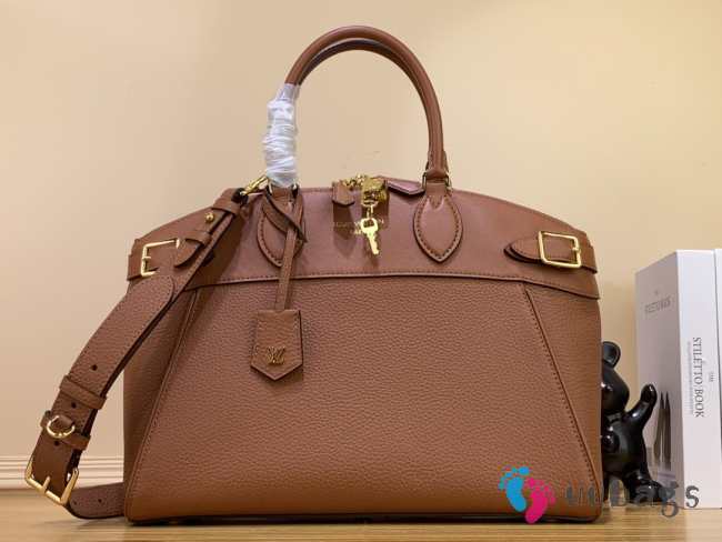 Louis Vuitton M22925 Lock It MM Bag In Brown 36x29x15cm - 1