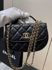 Chanel Black Leather Embellished Flap Saddle Bag 19x11.5x3.5cm - 4