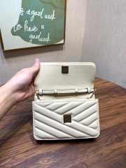 Tory Burch Kira Chevron Top Handle White Bag 11.5x17.5x4.5cm - 5