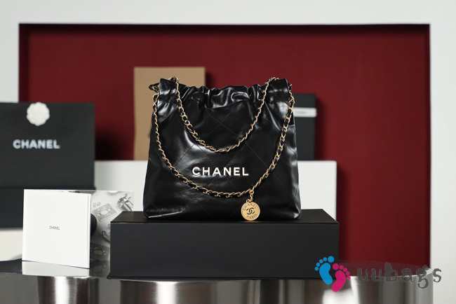 Chanel 22 Handbag Shiny Calfskin & Gold-Tone Metal Black 35x37x7cm - 1