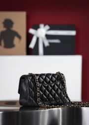 Chanel flap bag with gold buckle in black 12x20x6cm - 5