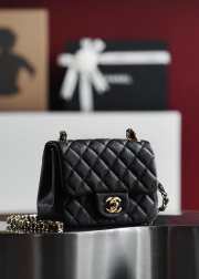 Chanel flap bag black caviar with gold buckle 13x17x8cm - 1