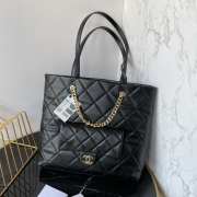 Chanel large lambskin shopping bag In black 35x32x9cm - 1