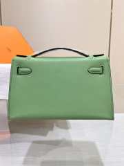 Hermes Kelly Pochette Bag In Green With Gold Buckle 22cm - 4