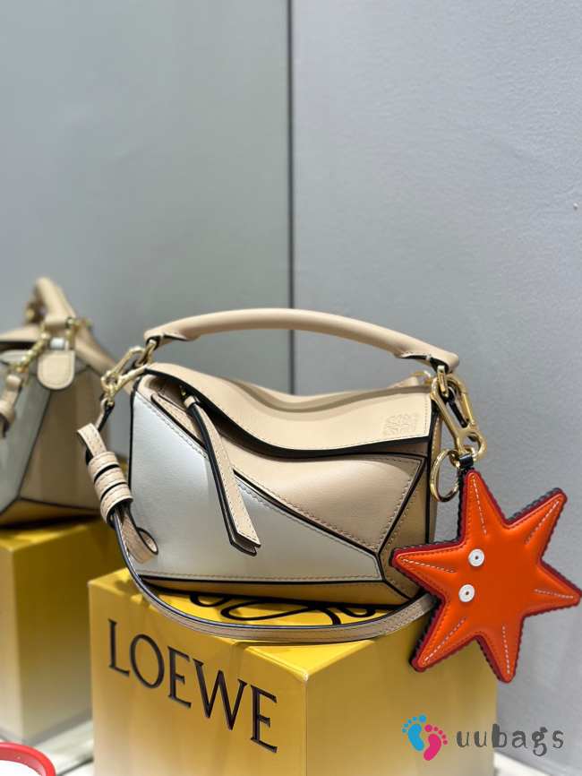 Loewe Mini Puzzle Edge Bag Beige & White 18x8x12cm - 1