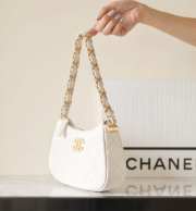 Chanel 23k Hobo Bag Calfskin White 23x13x5cm - 6