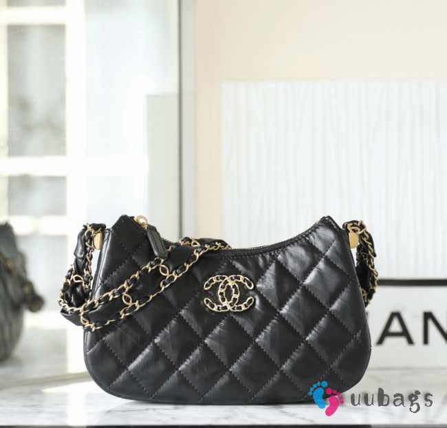 Chanel 23k Hobo Bag Calfskin Black 23x13x5cm - 1