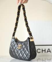 Chanel 23k Hobo Bag Calfskin Black 23x13x5cm - 2