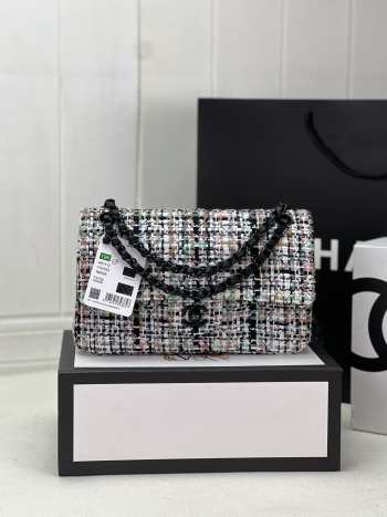 Chanel Flap bag raffia Tweed in white with black hardware 20cm