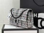 Chanel Flap bag raffia Tweed in white with black hardware 20cm - 6