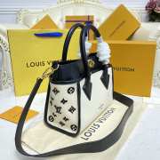 Louis Vuitton M59905 On My Side PM In Black 25x20x12cm - 5