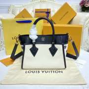 Louis Vuitton M59905 On My Side PM In Black 25x20x12cm - 3