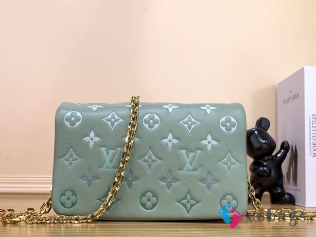 Louis Vuitton M82474 Pochette Coussin In Sauge Green 20x14x8cm - 1