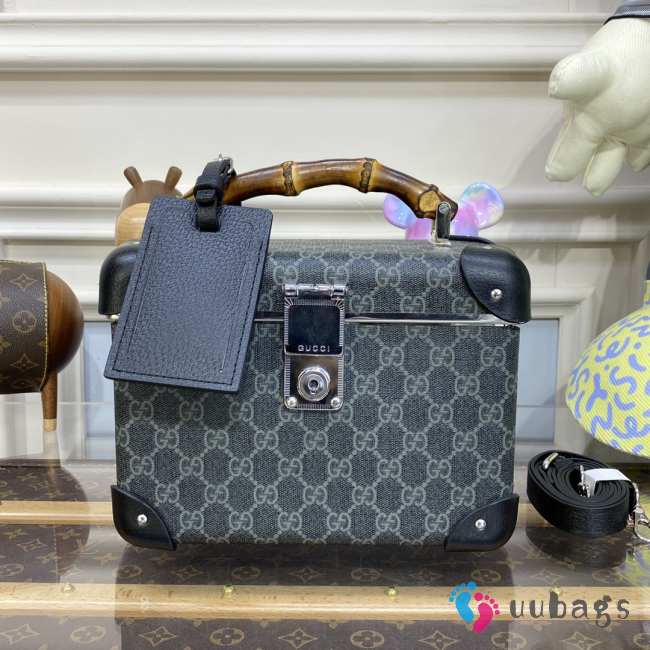 Gucci Globe-Trotter GG Beauty Case GG Canvas In Blue 25x23x12cm - 1