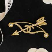 Chanel Faux Pearl & Strass CC Arrow Brooches - 2