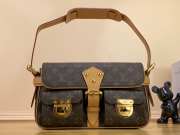 Louis Vuitton Hudson PM Shoulder Bag in Monogram Canvas 30x19x10cm - 1