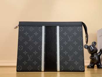 Louis Vuitton Pochette Voyage MM 26x20x5cm