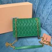 Miu Miu Leather Chain-Linked Shoulder Bag In Green 19x13x5cm - 4