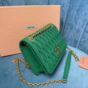 Miu Miu Leather Chain-Linked Shoulder Bag In Green 19x13x5cm - 3