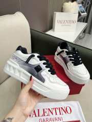 Valentino One Stud Sneaker 01  - 4