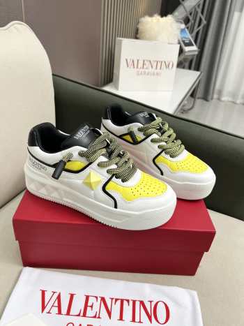 Valentino One Stud Sneaker 03