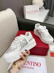 Valentino One Stud Sneaker 06 - 2