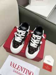 Valentino One Stud Sneaker 09 - 3