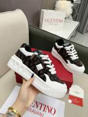 Valentino One Stud Sneaker 09 - 2