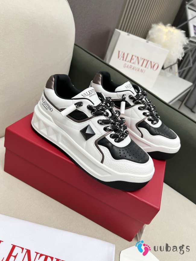 Valentino One Stud Sneaker 16 - 1